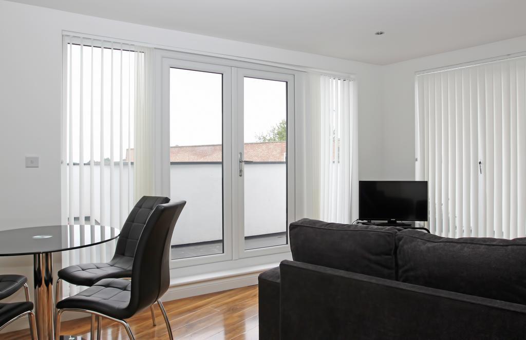 Radalco Apartments Hounslow Exterior photo