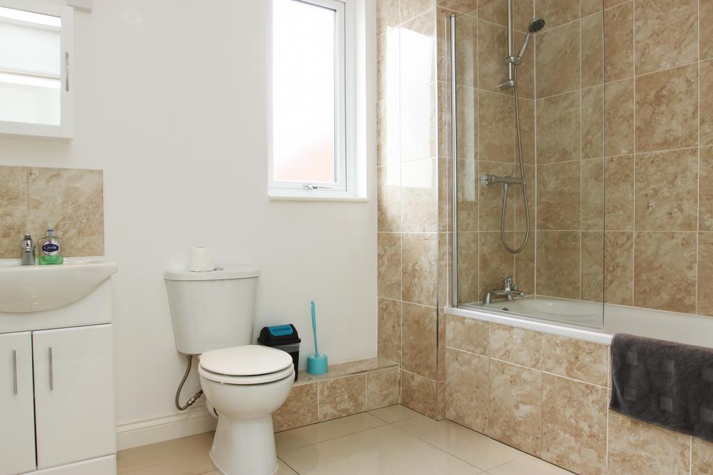 Radalco Apartments Hounslow Exterior photo