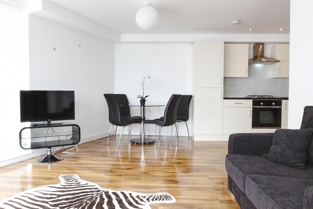 Radalco Apartments Hounslow Room photo