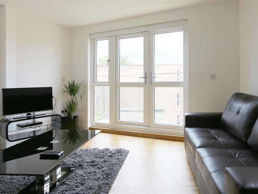Radalco Apartments Hounslow Exterior photo