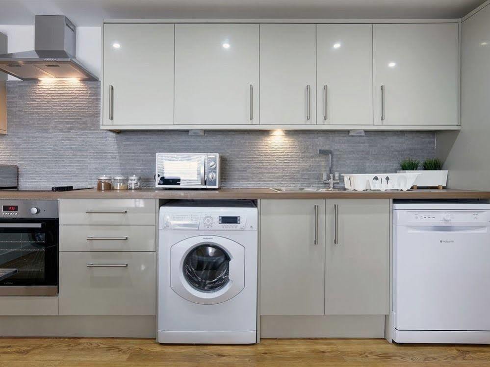 Radalco Apartments Hounslow Exterior photo